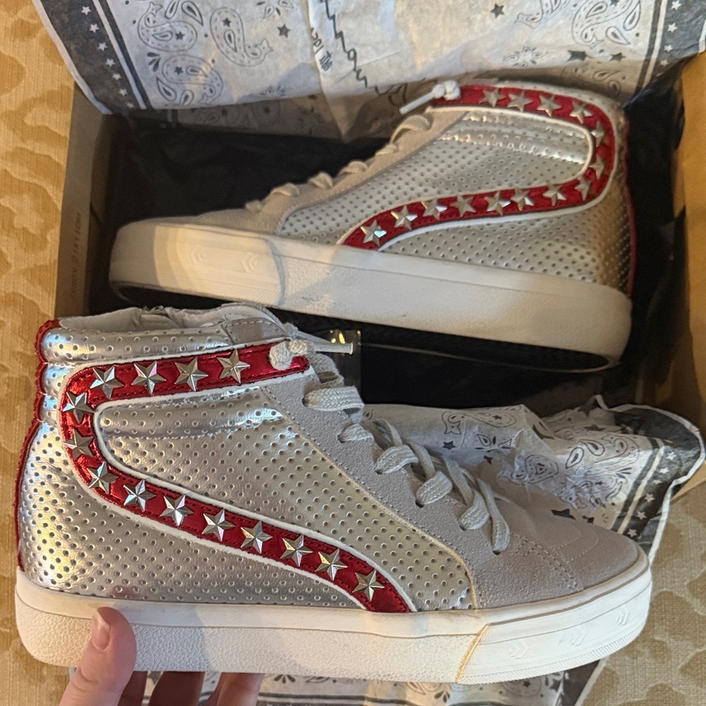 Vintage Havana Silver and Red Star Sneakers